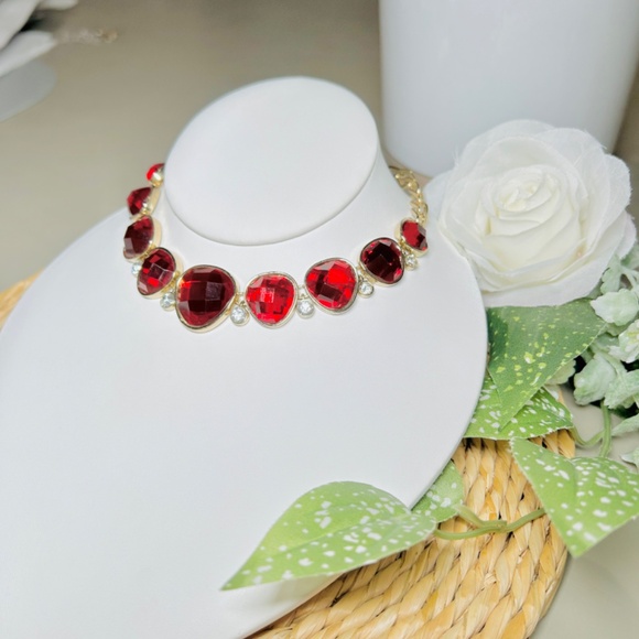Glamorous Deep Red Colored Faceted Cabochon and Crystal Fashion Necklace - Picture 8 of 14